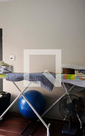 Casa à venda com 300m², 3 quartos e 3 vagasQuarto Área de Serviço