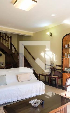 Casa à venda com 300m², 3 quartos e 3 vagasSala