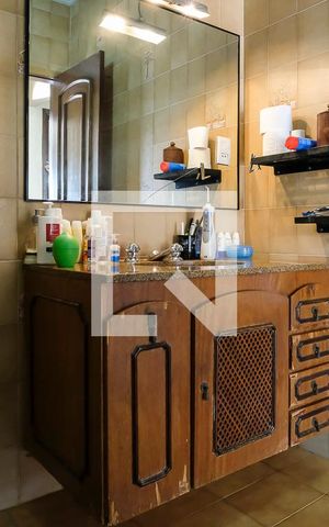 Casa à venda com 300m², 3 quartos e 3 vagasBanheiro dos Quartos