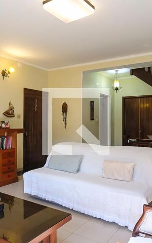 Casa à venda com 300m², 3 quartos e 3 vagasSala