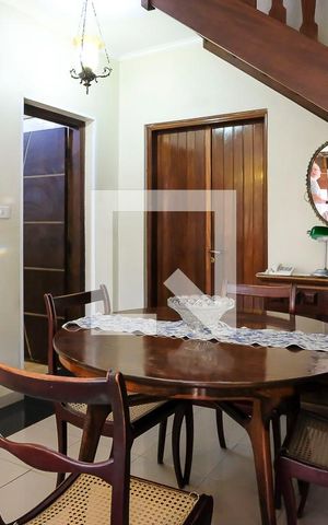 Casa à venda com 300m², 3 quartos e 3 vagasSala