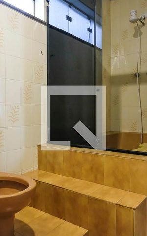 Casa à venda com 300m², 3 quartos e 3 vagasBanheiro da Suíte