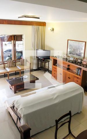 Casa à venda com 300m², 3 quartos e 3 vagasSala