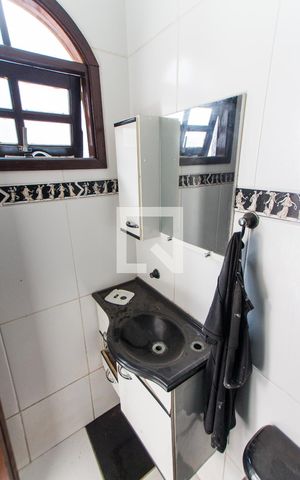 Casa à venda com 280m², 3 quartos e 3 vagas Casa à venda com 280m², 3 quartos e 3 vagasBanheiro de Serviço