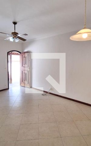 Casa para alugar com 120m², 3 quartos e 3 vagas Casa para alugar com 120m², 3 quartos e 3 vagasSala