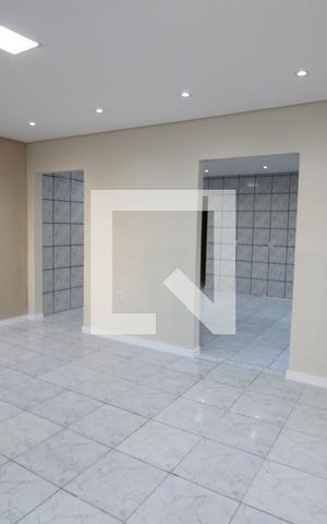 Casa à venda com 200m², 2 quartos e 3 vagasSala