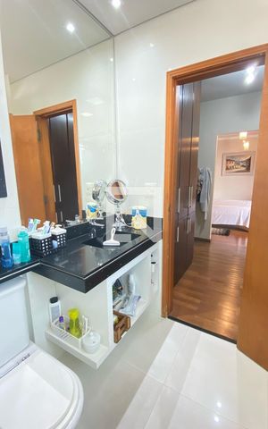 Apartamento à venda com 186m², 4 quartos e 3 vagasBanheiro Suíte 