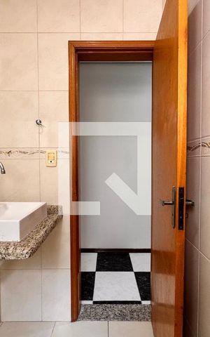 Apartamento para alugar com 220m², 3 quartos e 2 vagas Apartamento para alugar com 220m², 3 quartos e 2 vagasBanheiro