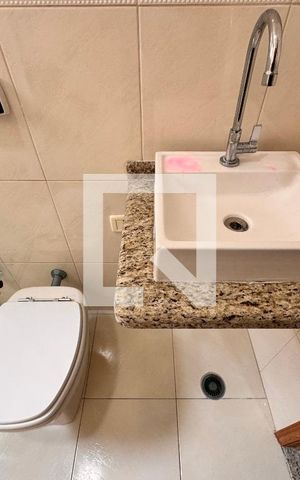 Apartamento para alugar com 220m², 3 quartos e 2 vagas Apartamento para alugar com 220m², 3 quartos e 2 vagasBanheiro