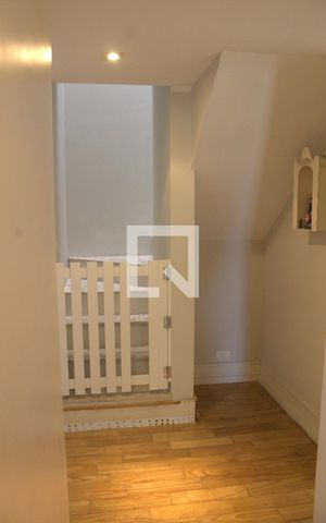 Apartamento à venda com 365m², 3 quartos e 3 vagas Apartamento à venda com 365m², 3 quartos e 3 vagasCorredor