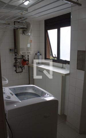 Apartamento à venda com 365m², 3 quartos e 3 vagas Apartamento à venda com 365m², 3 quartos e 3 vagasÁrea de Serviço
