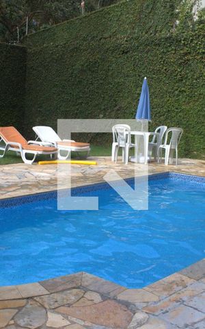 Apartamento à venda com 365m², 3 quartos e 3 vagas Apartamento à venda com 365m², 3 quartos e 3 vagasÁrea comum - Piscina