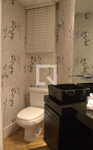 Apartamento à venda com 365m², 3 quartos e 3 vagas Apartamento à venda com 365m², 3 quartos e 3 vagasBanheiro 1