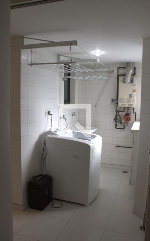 Apartamento à venda com 365m², 3 quartos e 3 vagas Apartamento à venda com 365m², 3 quartos e 3 vagasÁrea de Serviço