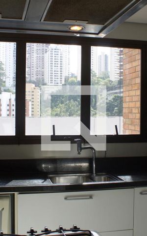 Apartamento à venda com 365m², 3 quartos e 3 vagas Apartamento à venda com 365m², 3 quartos e 3 vagasCozinha