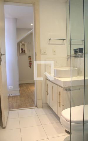 Apartamento à venda com 365m², 3 quartos e 3 vagas Apartamento à venda com 365m², 3 quartos e 3 vagasBanheiro 2
