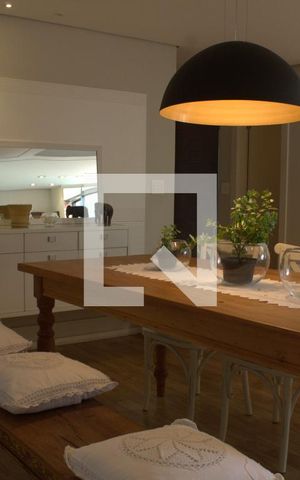 Apartamento à venda com 365m², 3 quartos e 3 vagas Apartamento à venda com 365m², 3 quartos e 3 vagasSala
