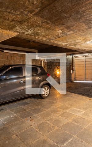 Casa à venda com 280m², 4 quartos e 4 vagas Casa à venda com 280m², 4 quartos e 4 vagasGaragem