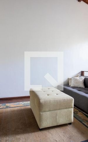 Casa à venda com 280m², 4 quartos e 4 vagas Casa à venda com 280m², 4 quartos e 4 vagasSala