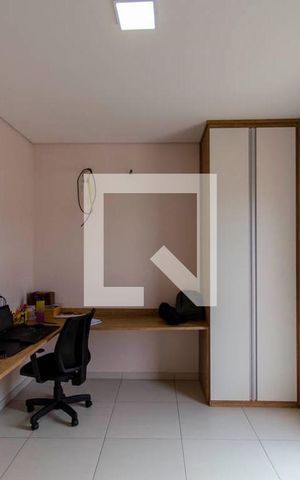 Casa à venda com 420m², 3 quartos e 3 vagas Casa à venda com 420m², 3 quartos e 3 vagasQuarto 2