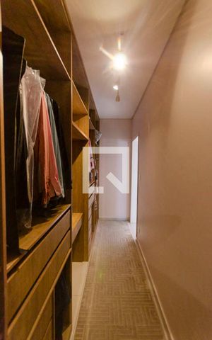 Casa à venda com 420m², 3 quartos e 3 vagas Casa à venda com 420m², 3 quartos e 3 vagasCloset Suíte