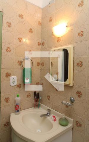 Casa à venda com 117m², 3 quartos e 1 vagaBanheiro