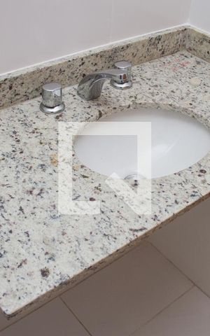 Apartamento à venda com 80m², 3 quartos e 2 vagasBanheiro Social