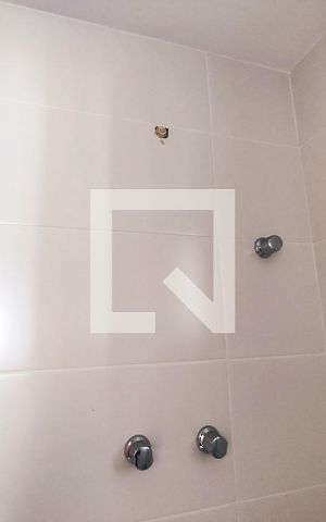 Apartamento à venda com 73m², 3 quartos e 2 vagas Apartamento à venda com 73m², 3 quartos e 2 vagasChuveiro
