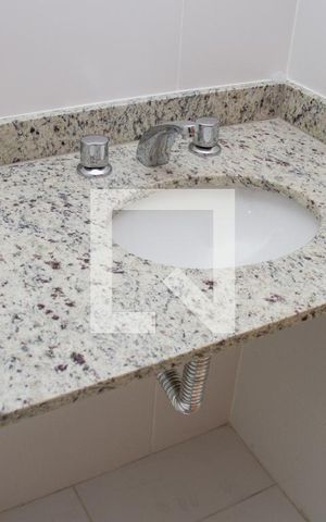 Apartamento à venda com 76m², 3 quartos e 2 vagasBanheiro da Suíte