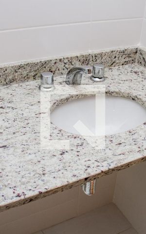 Apartamento à venda com 76m², 3 quartos e 2 vagasBanheiro da Suíte