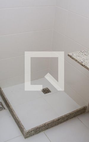 Apartamento à venda com 76m², 3 quartos e 2 vagasBanheiro da Suíte