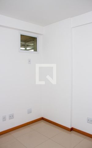 Apartamento à venda com 76m², 3 quartos e 2 vagasQuarto 02