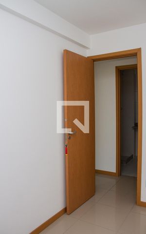 Apartamento à venda com 76m², 3 quartos e 2 vagasQuarto 01