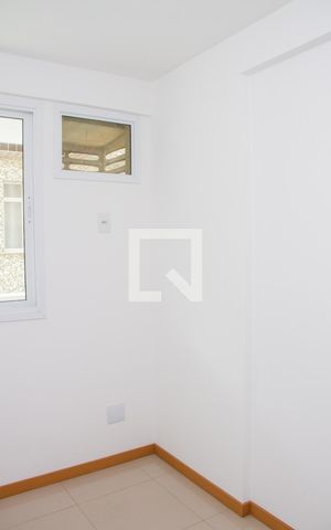 Apartamento à venda com 76m², 3 quartos e 2 vagasQuarto 01