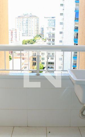 Apartamento à venda com 162m², 4 quartos e 3 vagas Apartamento à venda com 162m², 4 quartos e 3 vagasArea de Serviço