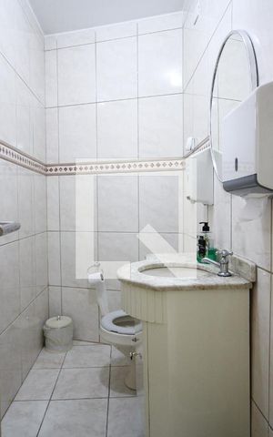 Casa à venda com 300m², 3 quartos e 4 vagasBanheiro 2
