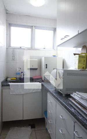 Casa à venda com 300m², 3 quartos e 4 vagasCozinha de apoio