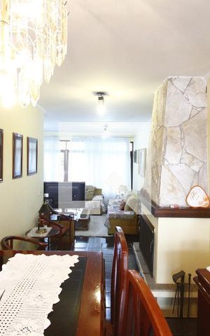 Casa à venda com 300m², 3 quartos e 4 vagasSala