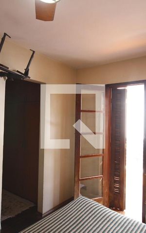 Casa à venda com 300m², 3 quartos e 4 vagasSuíte