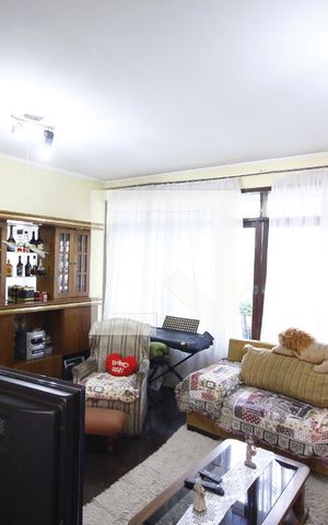 Casa à venda com 300m², 3 quartos e 4 vagasSala