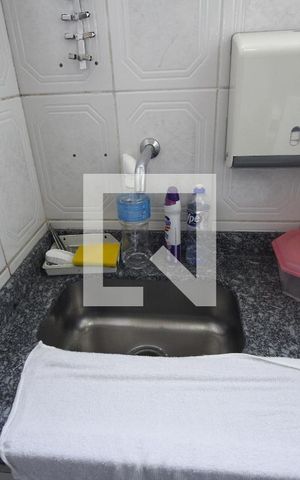 Casa à venda com 300m², 3 quartos e 4 vagasCozinha de apoio