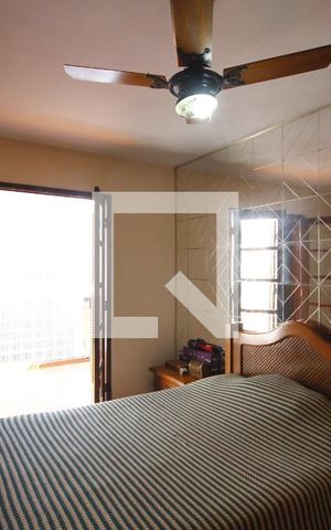 Casa à venda com 300m², 3 quartos e 4 vagasSuíte