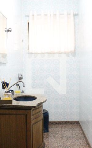Casa à venda com 174m², 5 quartos e 2 vagasLavabo