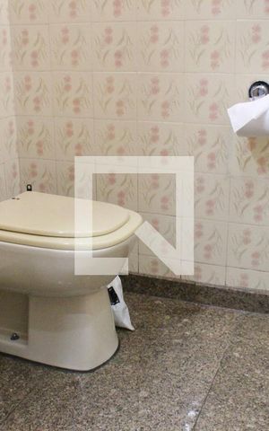 Casa à venda com 174m², 5 quartos e 2 vagasBanheiro 1