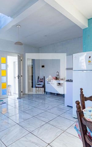 Casa à venda com 300m², 4 quartos e sem vaga Casa à venda com 300m², 4 quartos e sem vagaCozinha