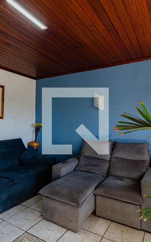 Casa à venda com 300m², 4 quartos e sem vaga Casa à venda com 300m², 4 quartos e sem vagaSala