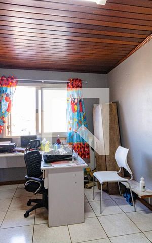 Casa à venda com 300m², 4 quartos e sem vaga Casa à venda com 300m², 4 quartos e sem vagaQuarto 3