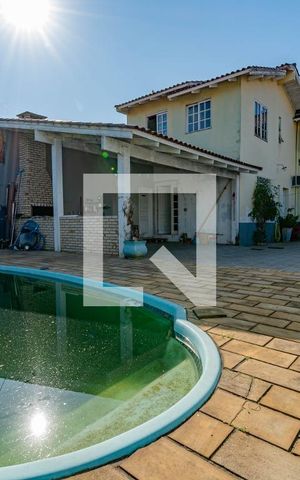 Casa à venda com 300m², 4 quartos e sem vaga Casa à venda com 300m², 4 quartos e sem vagaÁrea Comum