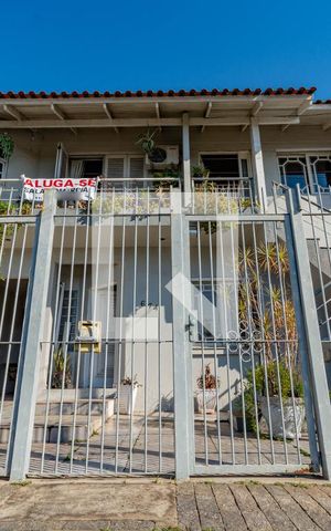 Casa à venda com 300m², 4 quartos e sem vaga Casa à venda com 300m², 4 quartos e sem vagaFachada