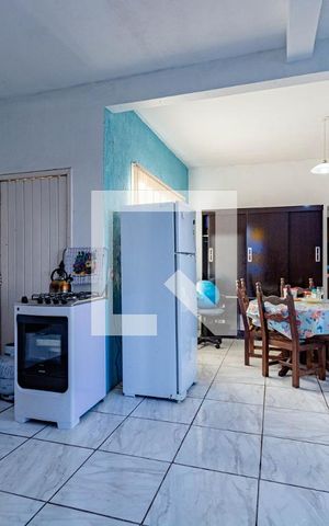Casa à venda com 300m², 4 quartos e sem vaga Casa à venda com 300m², 4 quartos e sem vagaCozinha
